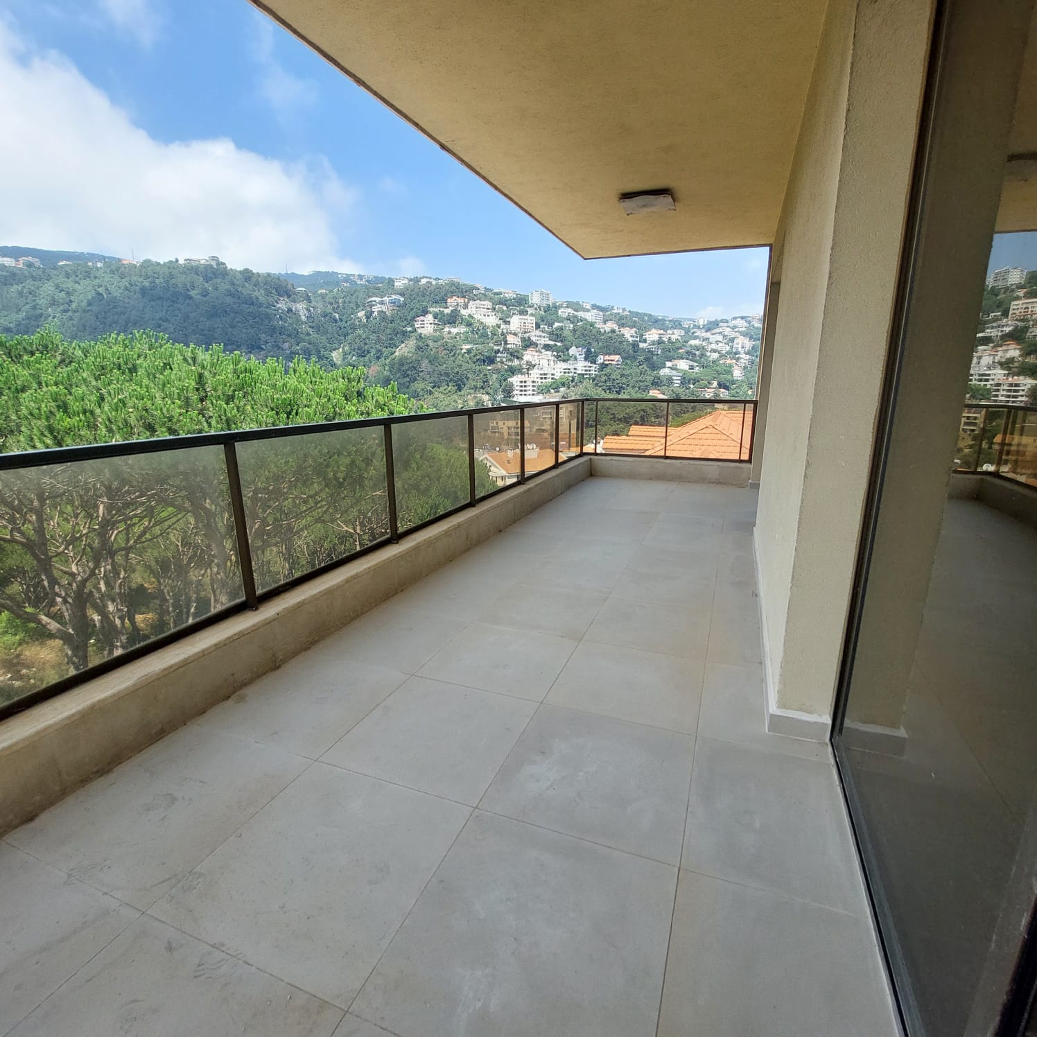 Baabdat apartment for sale thumbnail 3
